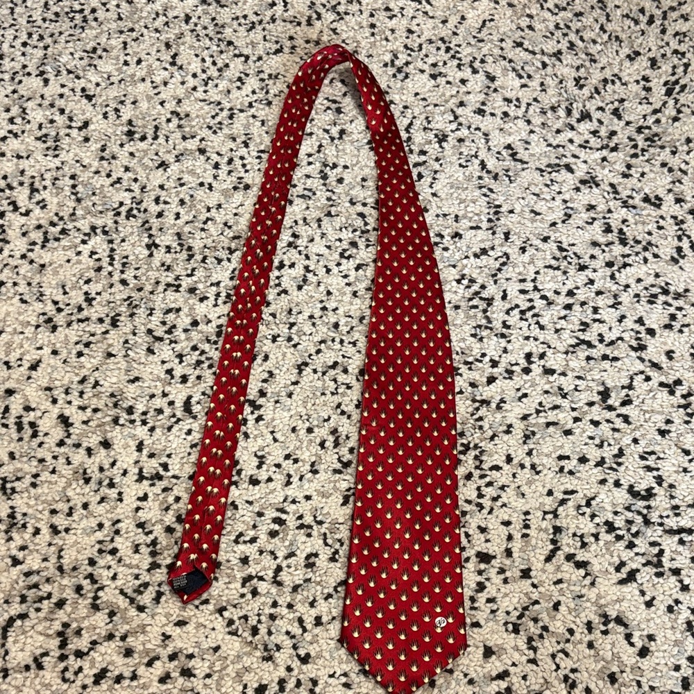 Versace Elegant Red and White Silk Tie